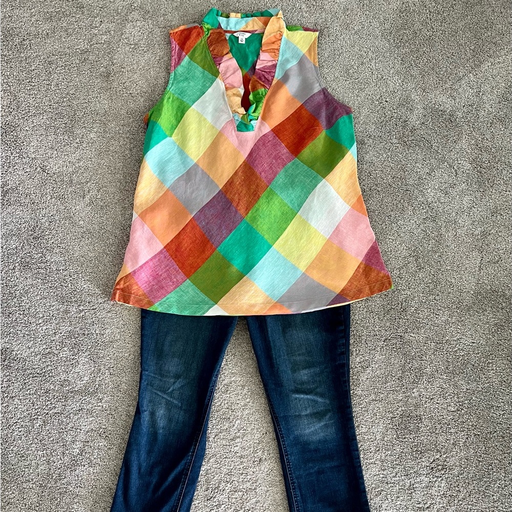 Crown & Ivy linen top